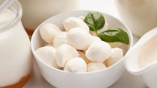 Домашняя моцарелла из трех ингредиентов: легко и очень вкусно