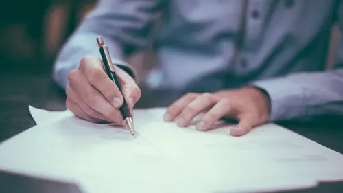 Нотаріальна довіреність на отримання документів з України: що потрібно знати