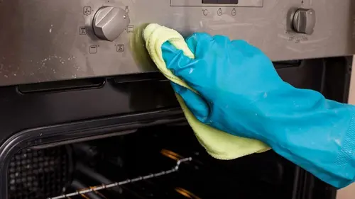 Как отмыть духовку без усилий: эксперты советуют одно простое средство