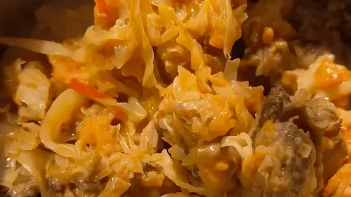 Ребрышки с тушеной капустой — рецепт блюда, с ароматом дома и уюта