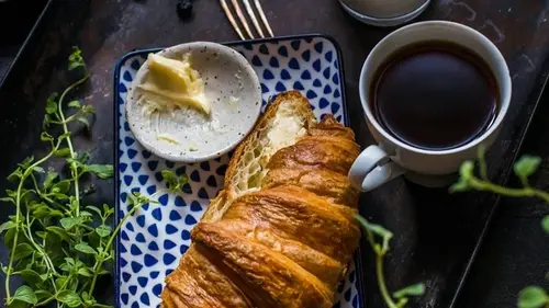 Бариста не хотят, чтобы вы знали: почему в кофе добавляют сливочное масло и как это полностью меняет вкус