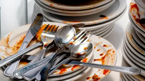 Как помыть посуду без воды: простые лайфхаки во время отключений