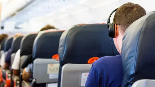 Стюардесса назвала одежду, которую никогда не стоит надевать для путешествия в самолете