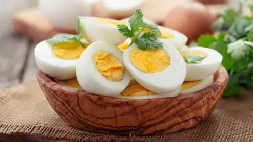 Почему яйца нужно есть целиком: кардиолог дал четкое объяснение