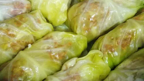 Как быстро приготовить капусту для голубцов без варки: листья будут мягкими и не будут рваться