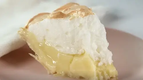 Идеальный лимонный пирог с меренгой: простой способ приготовить ресторанный десерт дома