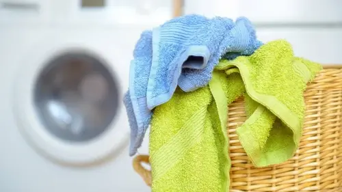 Стоит ли стирать полотенца вместе с одеждой: аргументы экспертов и скрытые риски