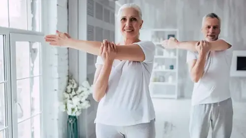 Равновесие после 50 лет — упражнения, которые возвращают силу и уверенность движения