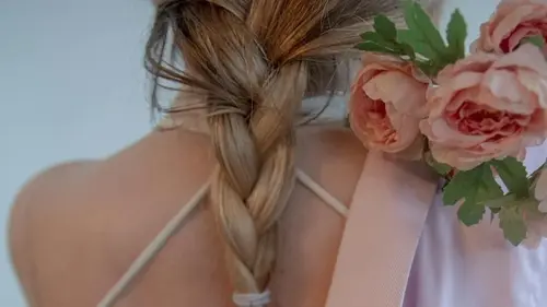 Лунный календарь марта 2026 года подскажет идеальные дни для прически