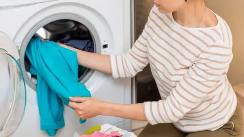 Вы портите одежду: всегда стирайте эти вещи отдельно