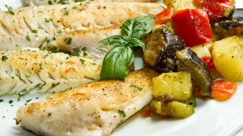 Гёдза с хеком и овощами — рецепт азиатской классики со средиземноморским акцентом