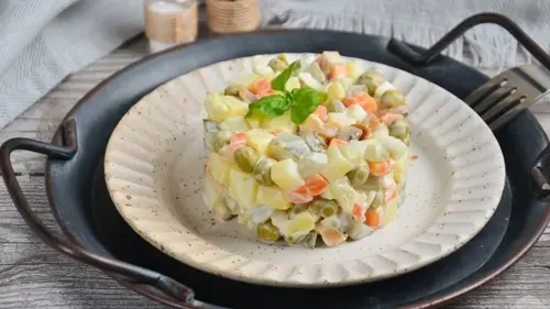 Как приготовить постный «Оливье» без мяса и яиц
