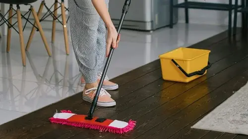 Вы моете пол неправильно: сколько раз на самом деле нужно убирать...