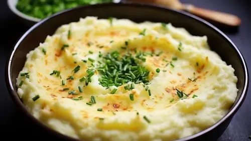 Пюре будет пышным и без комочков: что добавить в самом конце