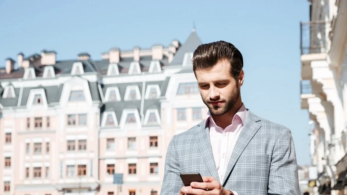 Почему все успешные и богатые люди всегда выключают звук на телефоне: объяснение ученых