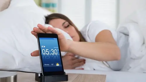 Кардиологи назвали одну распространённую утреннюю привычку, которая ускоряет старение сердца