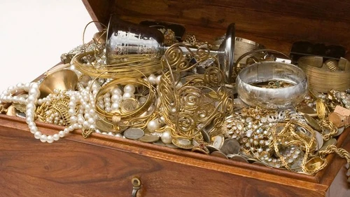 Как получить займ под залог золота и чем это выгодно