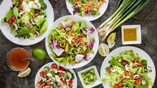 Эти салаты портятся быстрее всего: что должно насторожить на пасхальном столе