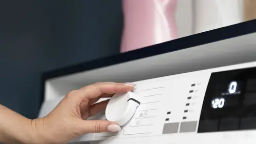 Об этих режимах стирки можно забыть навсегда: они не приносят никакой пользы и портят одежду