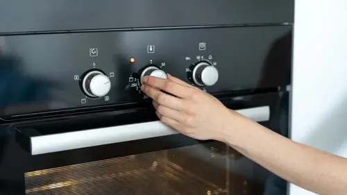 Ошибка большинства хозяек: что скрывается за загадочным символом вентилятора в духовке