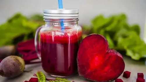 Когда пить свекольный сок, чтобы сбить давление: диетологи указали точное время