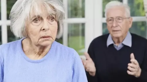 Болезнь Альцгеймера по стадиям: что нужно знать родственникам при ухудшении памяти и поведения