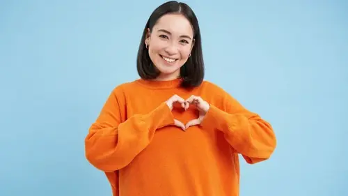 Как ухаживать за лицом летом: кореянки назвали главный секрет молодой кожи