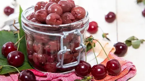 Маринованная вишня: рецепт необычной закуски