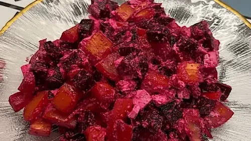 Салат с вареной свеклой: рецепт яркого блюда с оригинальным вкусом