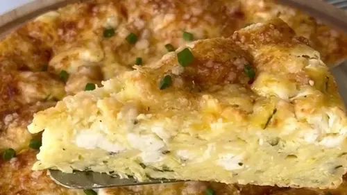 Кабачковый пирог с фетой и пармезаном: рецепт легкого летнего блюда