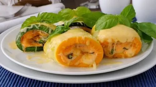 Как приготовить рулет из кабачков с сыром и морковью