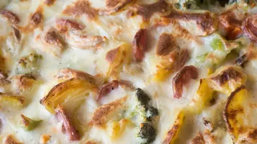 Картофельная запеканка с брокколи и ветчиной: рецепт полезного и сытного блюда
