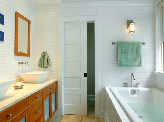 10 секретов идеальной двери для ванной