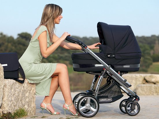 Как выбрать первую коляску для малыша?