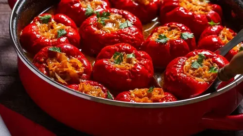 Болгарский перец, фаршированный овощами: рецепт полезной закуски