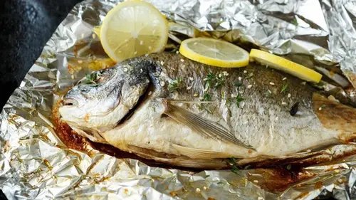 Эксперты назвали 4 продукта, которые никогда не стоит заворачивать в фольгу
