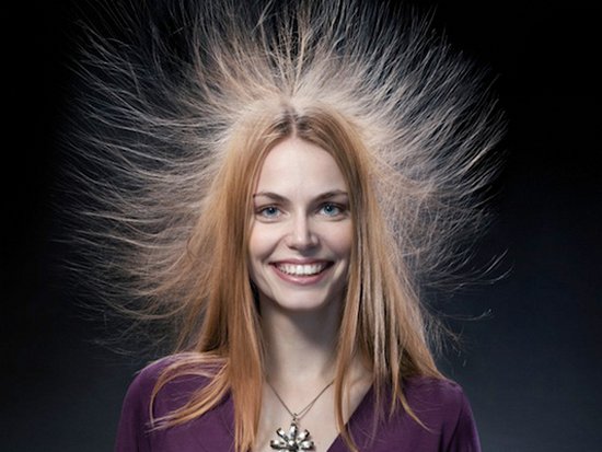 Что делать, чтобы волосы не электризовались?