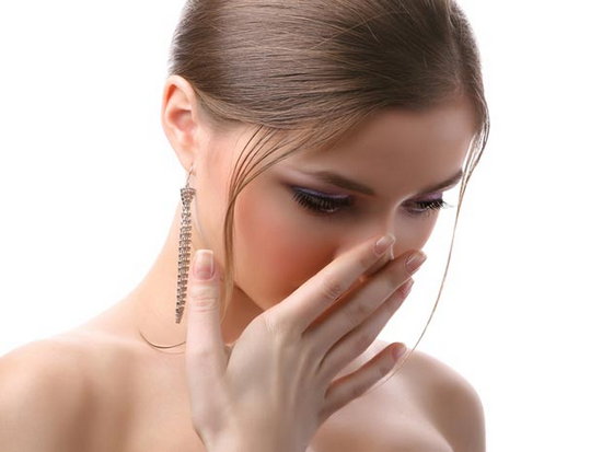 Неприятный запах изо рта – явная и скрытая угроза