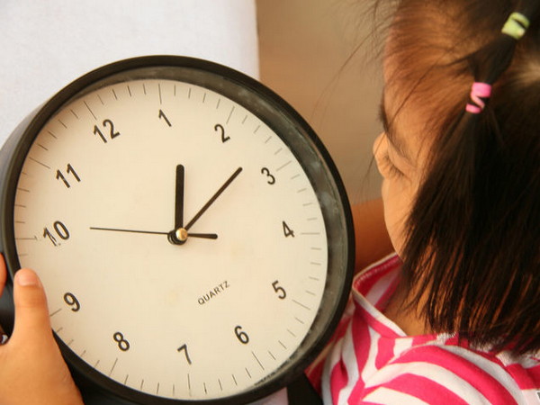 Как научить ребёнка понимать время по часам?