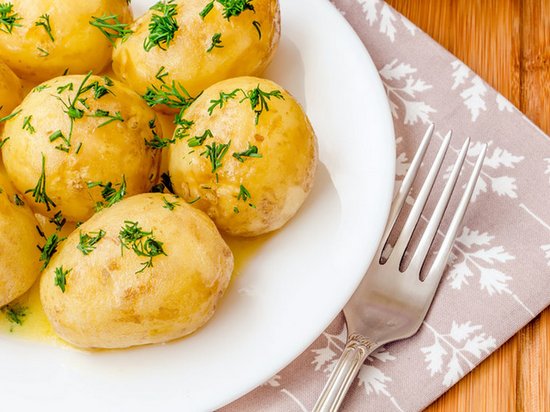 Молодая картошка с укропом: простой и доступный рецепт