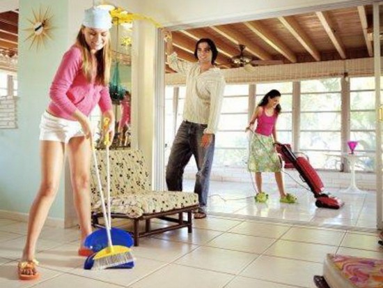 Как выполнить уборку квартиры без вреда для здоровья?