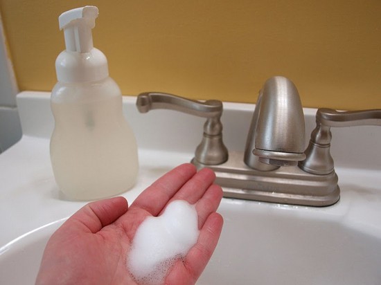 Как сделать жидкое мыло из подручных средств