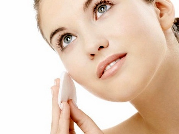 Как выбрать лечебную косметику для чувствительной кожи?